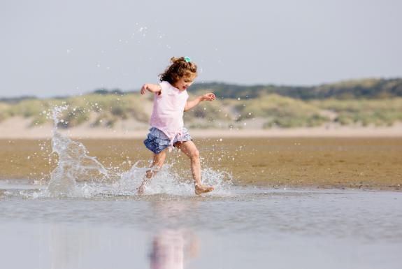 Spelen op het strand | Strandpark Duynhille